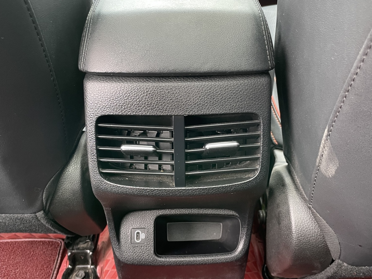 Kia Seltos 2023 imagen de coche #21