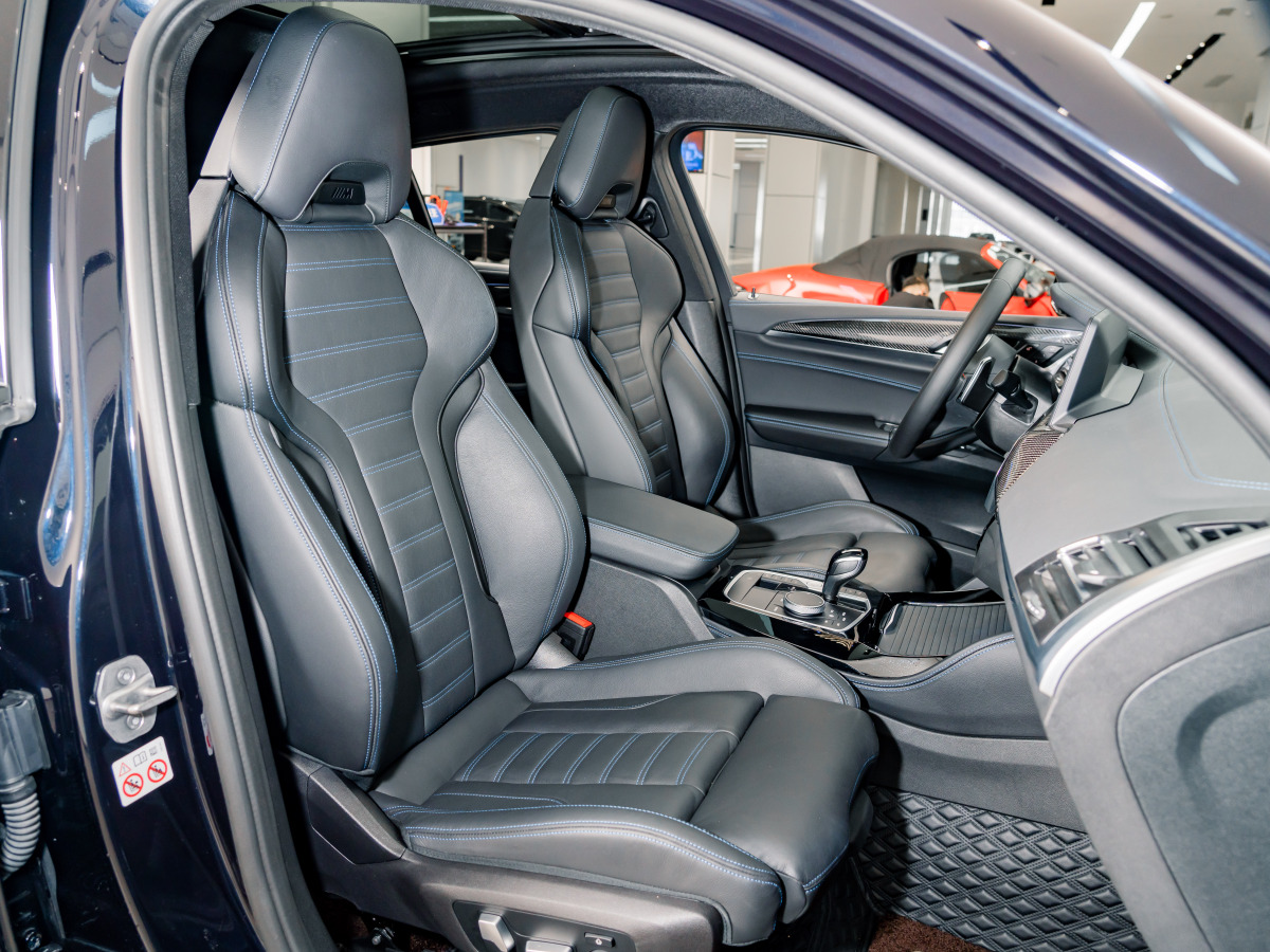 BMW X4 2023 immagine di auto #21