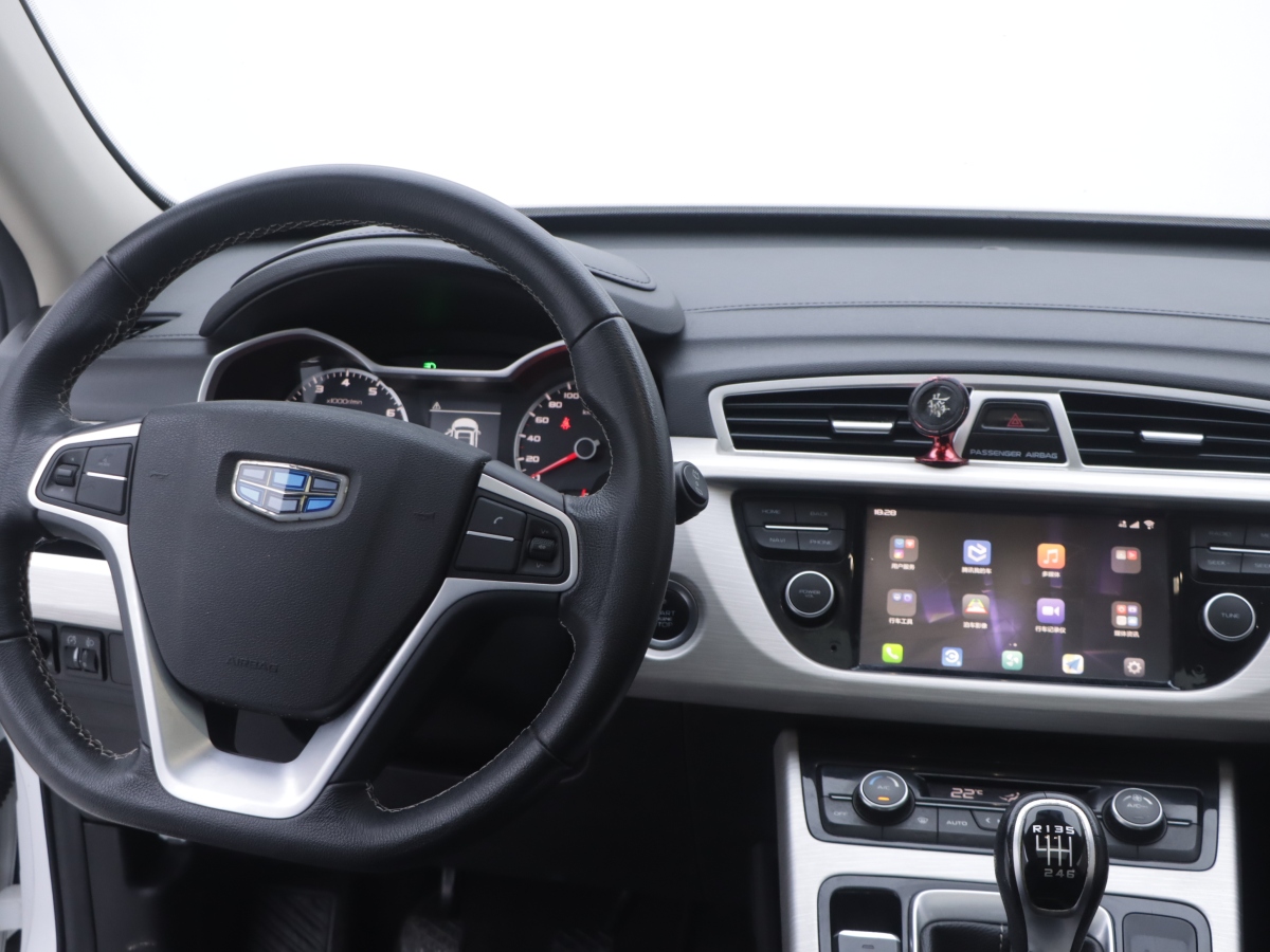 GEELY Boyue 2018 immagine di auto #21