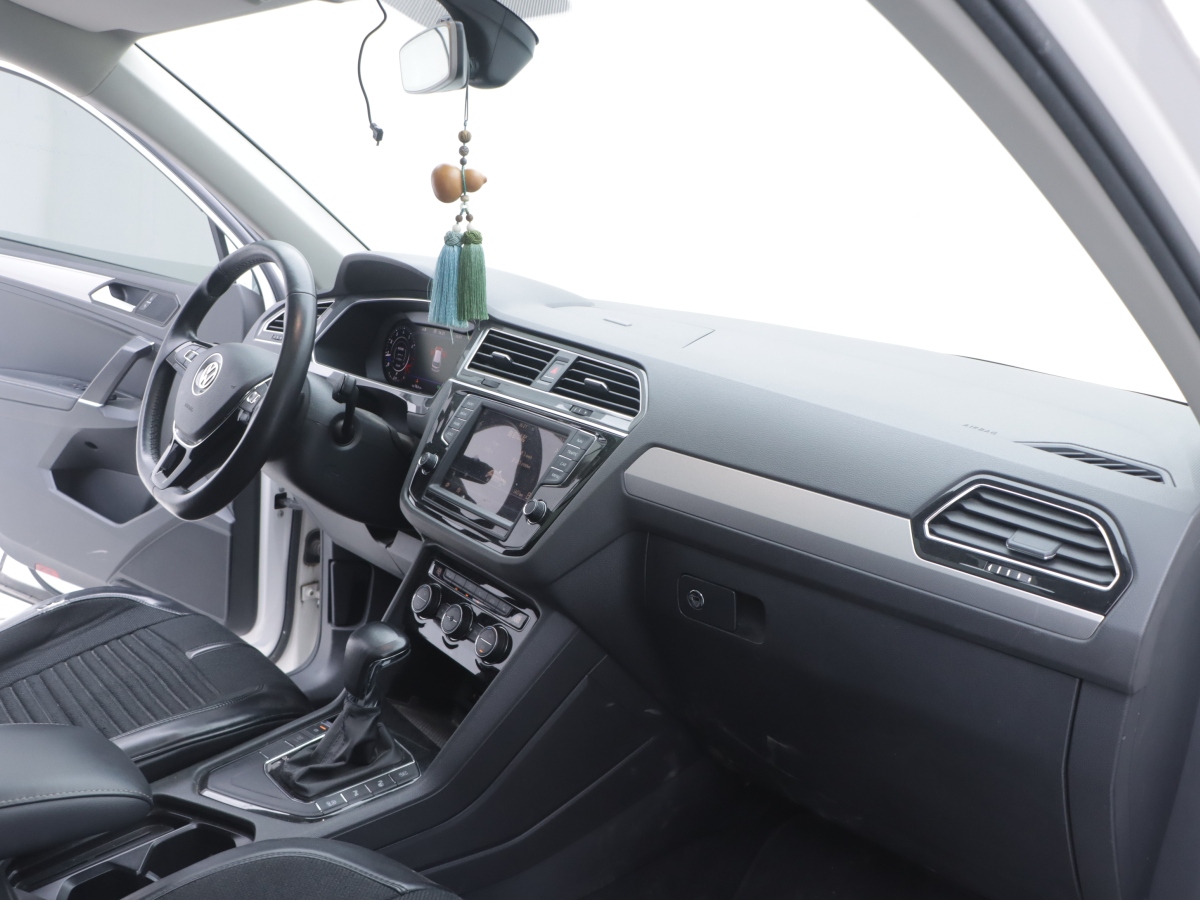 Volkswagen Tiguan X 2018 car image #21