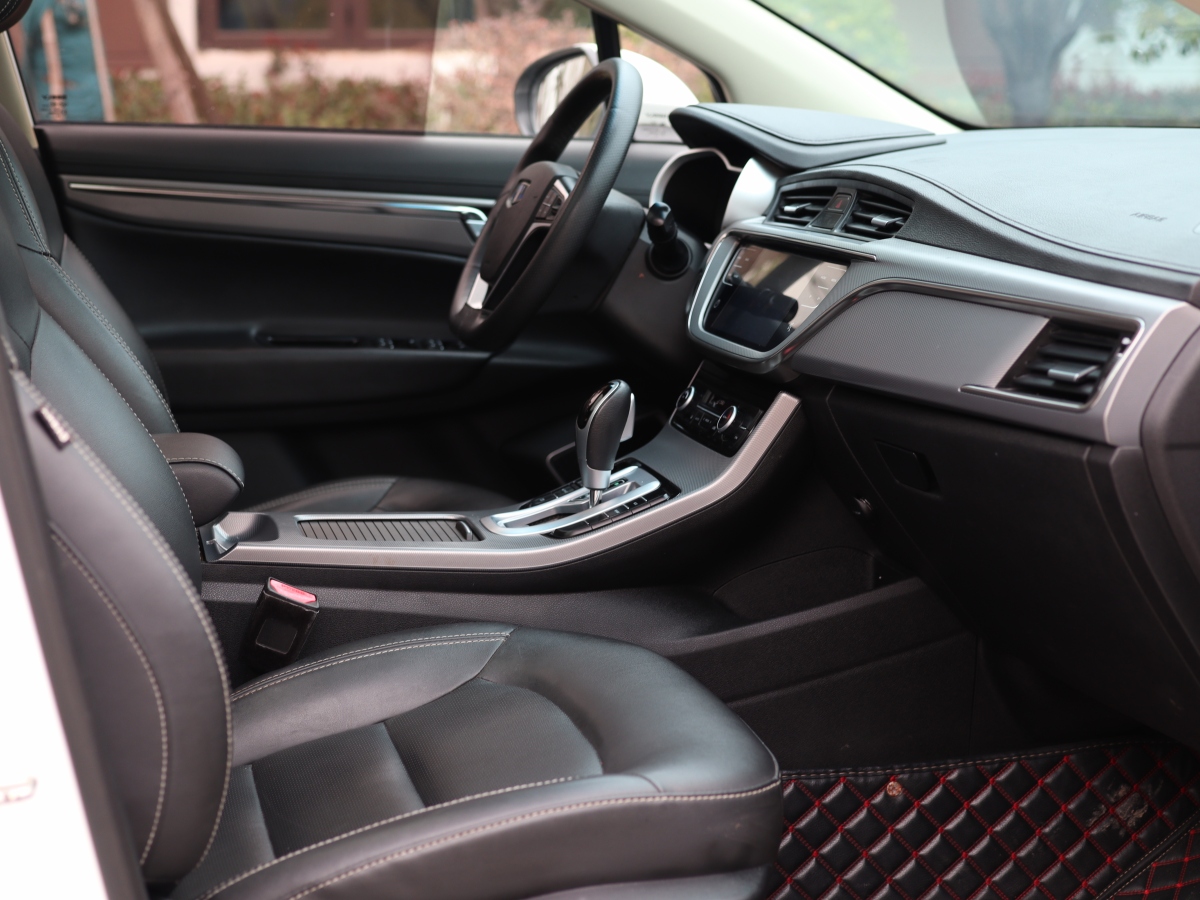 GEELY 2019 #21 GEELY 2019 car image #21