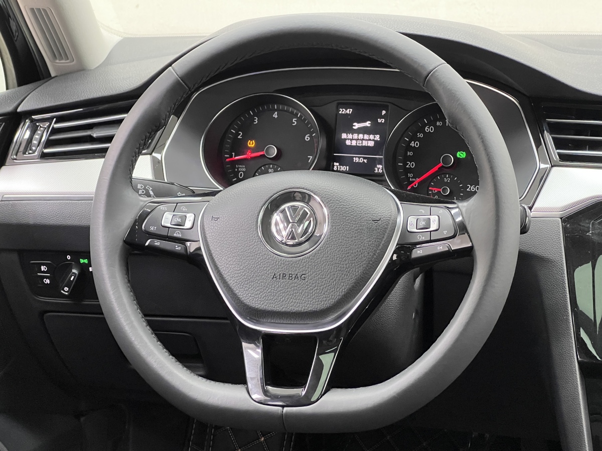 Volkswagen 2017 car image #21