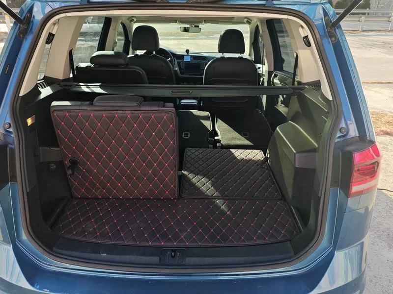 Volkswagen Touran 2018 car image #21