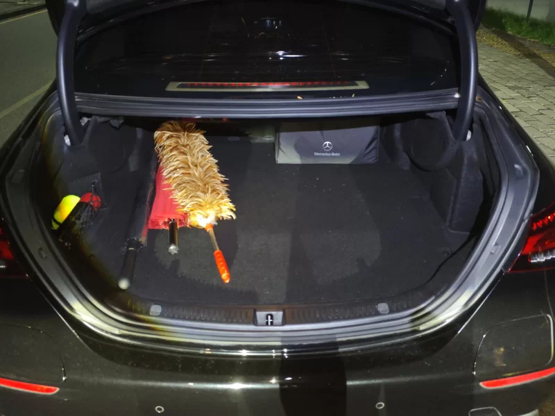 Mercedes-Benz E Class New Energy 2022 car image #21