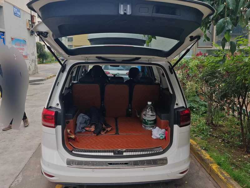 Volkswagen Touran 2018 car image #21