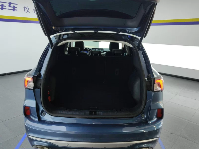 Ford Escape 2021 изображение автомобиля #21