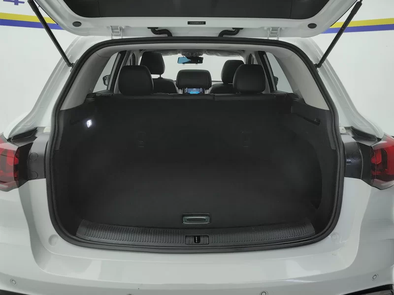 MG Pilot 2023 car image #21