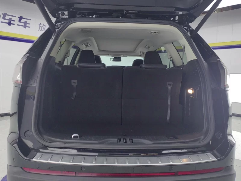 Ford Edge 2018 immagine di auto #21