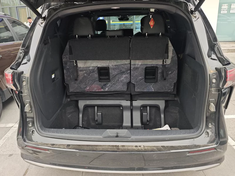 Toyota Sienna 2023 image de voiture #21