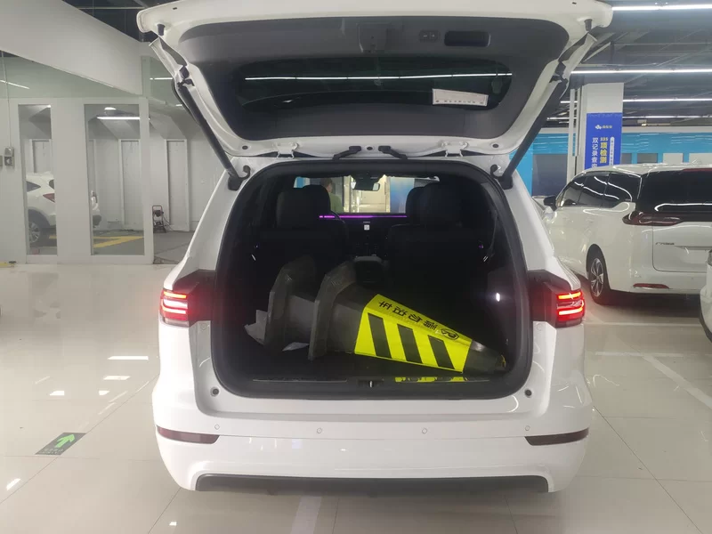 理想汽车 理想ONE 2020 汽车图片 #21