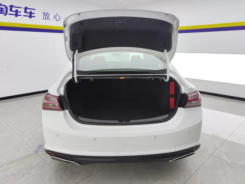 Chevrolet Malibu XL 2022 car image #21