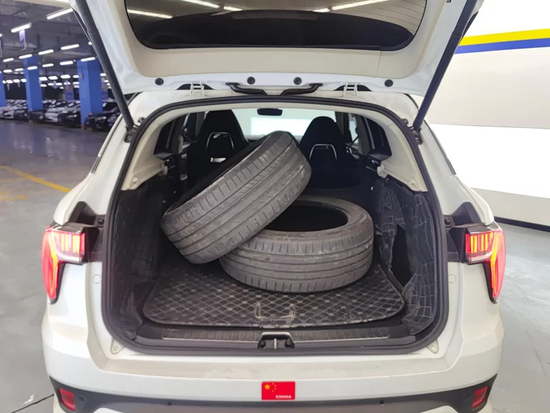 Lynk & Co 01 2019 #21 Lynk & Co 01 2019 car image #21