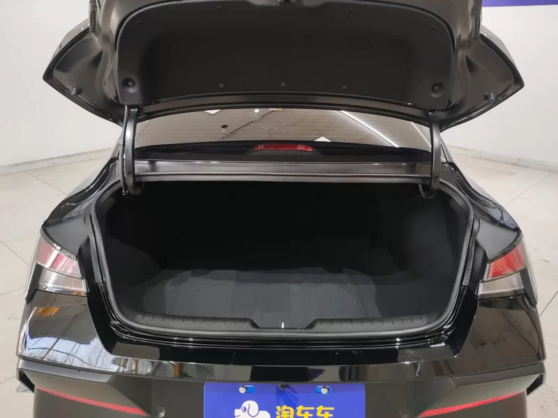 Hyundai Elantra 2025 car image #21