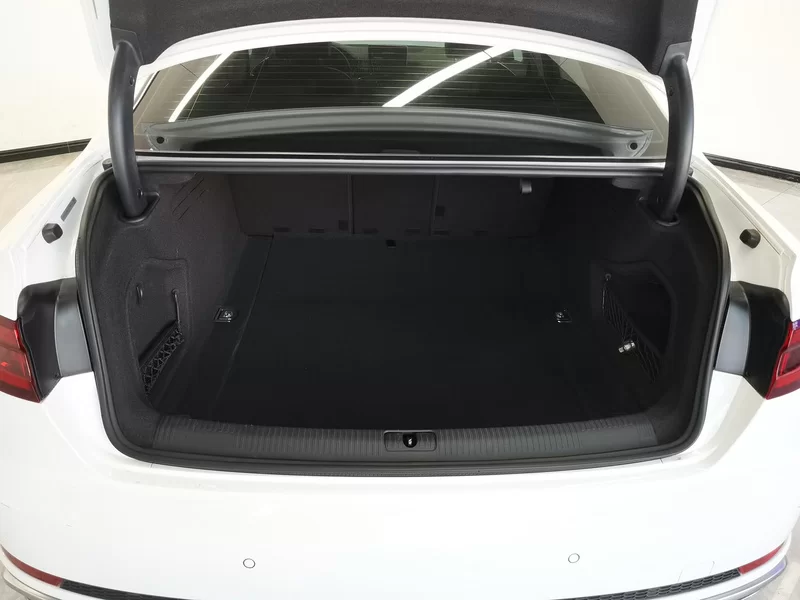 Audi A4L 2018 car image #21