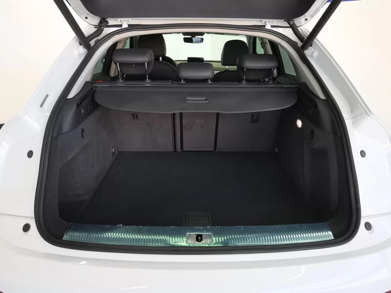 Audi Q3 2017 car image #21
