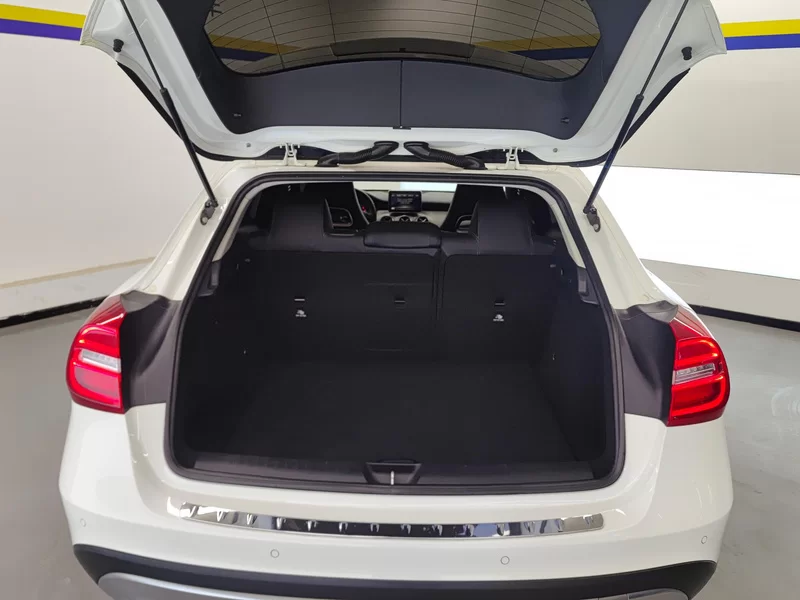 Mercedes-Benz GLA Class 2016 immagine di auto #21