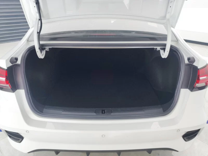 Roewe i5 2023 #21 Roewe i5 2023 car image #21