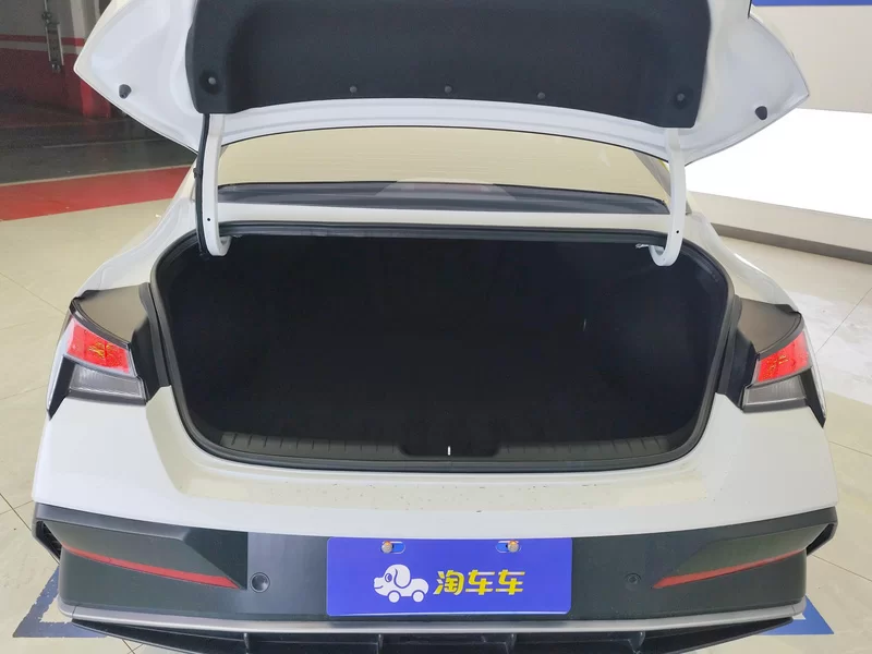 Hyundai Elantra 2023 car image #21