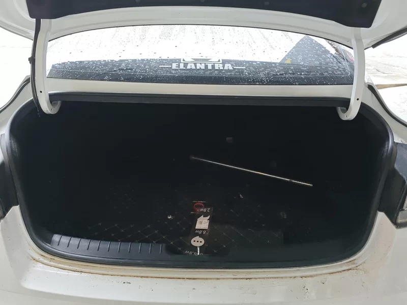 Hyundai Elantra 2021 immagine di auto #21