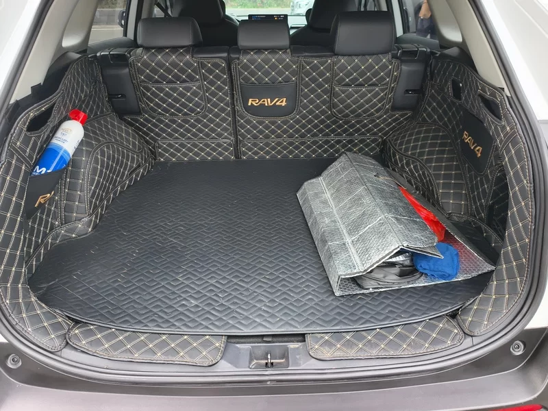 Toyota RAV4 2023 immagine di auto #21