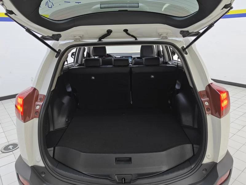 Toyota RAV4 2016 #21 Toyota RAV4 2016 car image #21