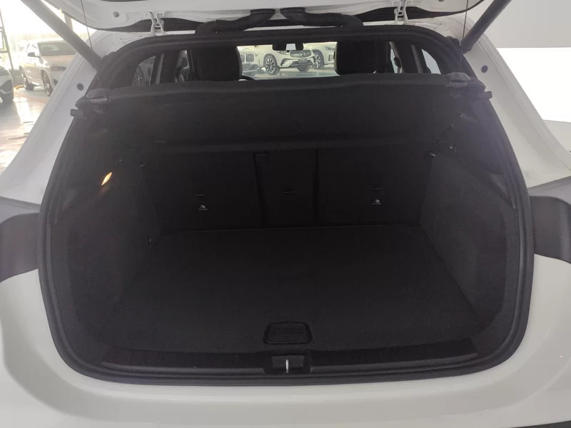 Mercedes-Benz GLA Class 2023 car image #21