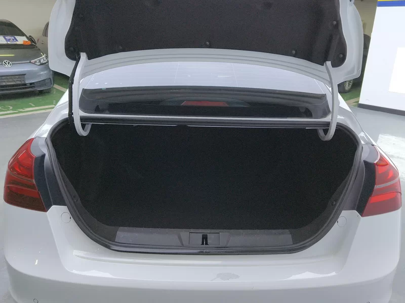 GEELY Emgrand 2019 car image #21