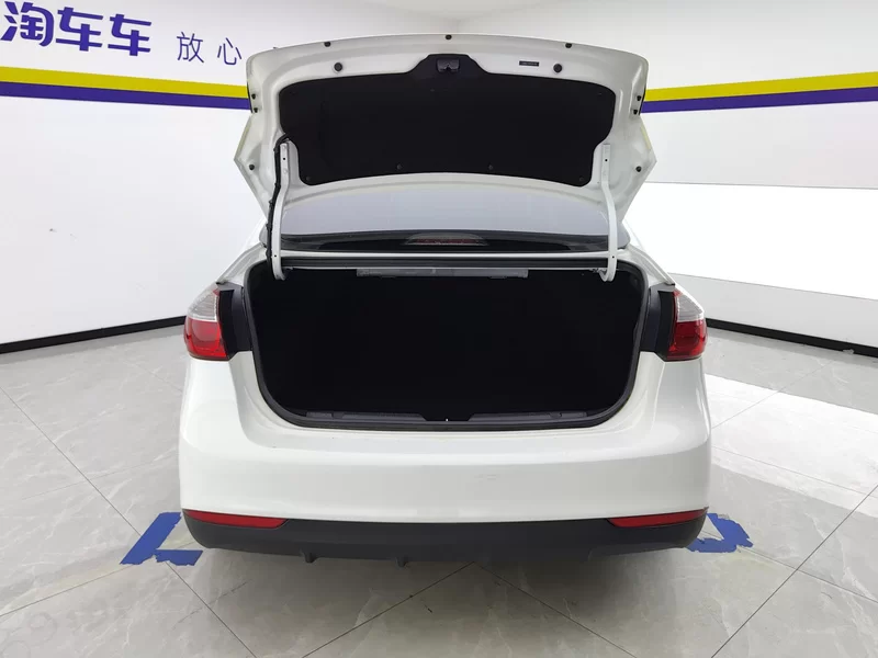 起亚 起亚K3 2017 汽车图片 #21