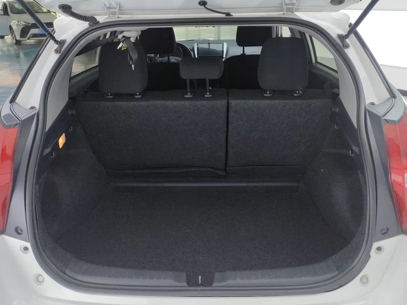 Toyota Yaris L Zhixuan 2019 immagine di auto #21