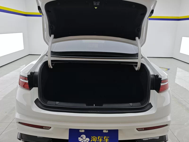 Preface 2024 #21 Preface 2024 immagine di auto #21