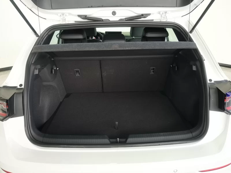 Volkswagen Golf 2024 car image #21