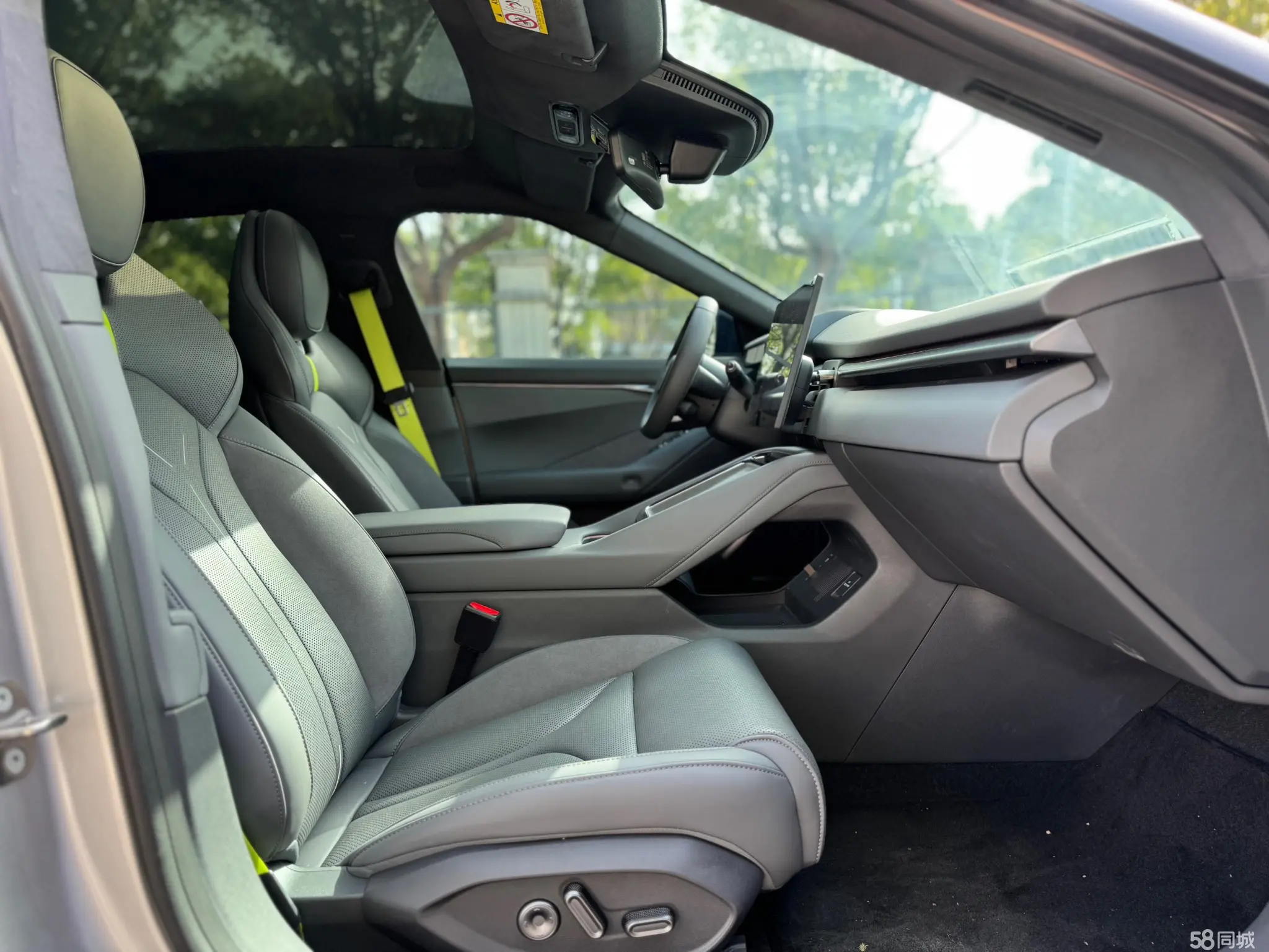 小鹏 小鹏P7 2025 汽车图片 #21