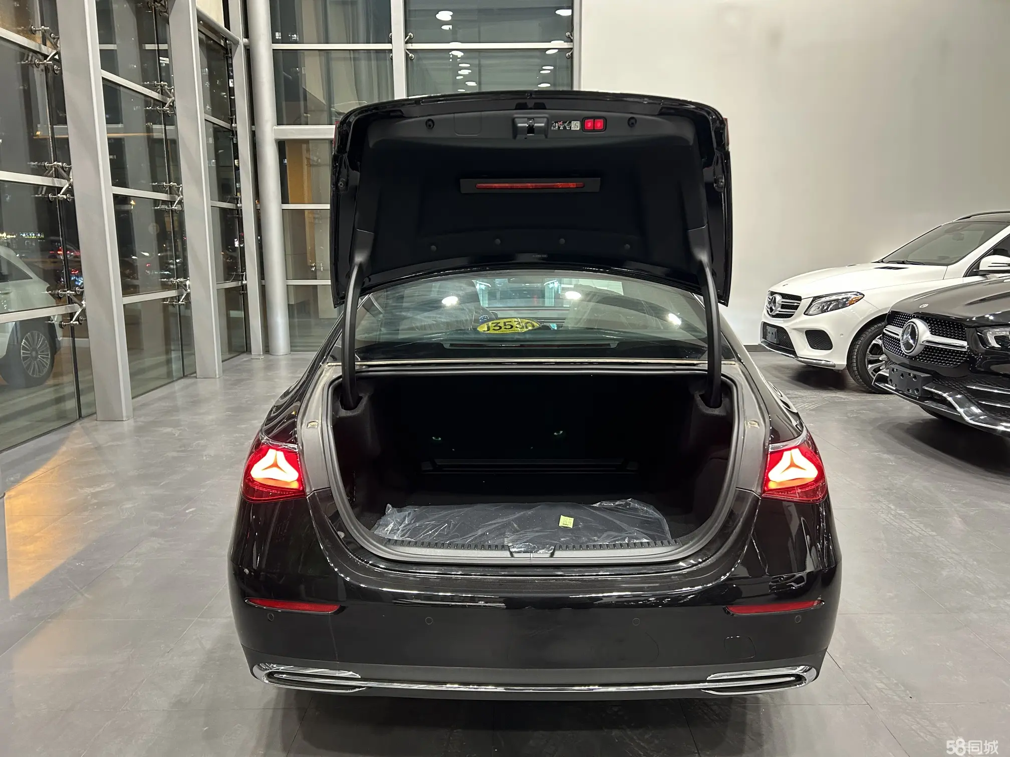 Mercedes-Benz E Class 2025 car image #21