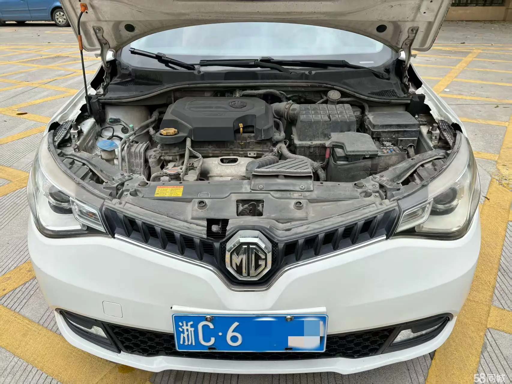 MG GT 2017 car image #21