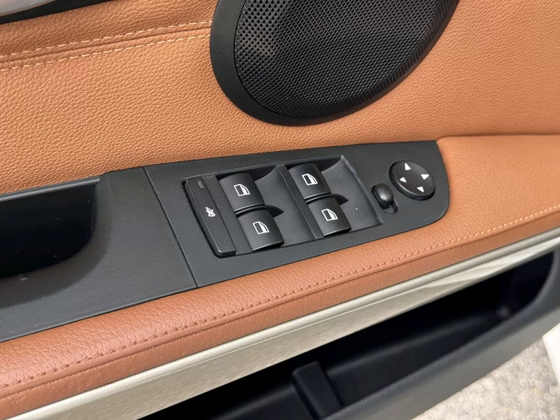 BMW 3 Series (Imported) 2010 immagine di auto #21