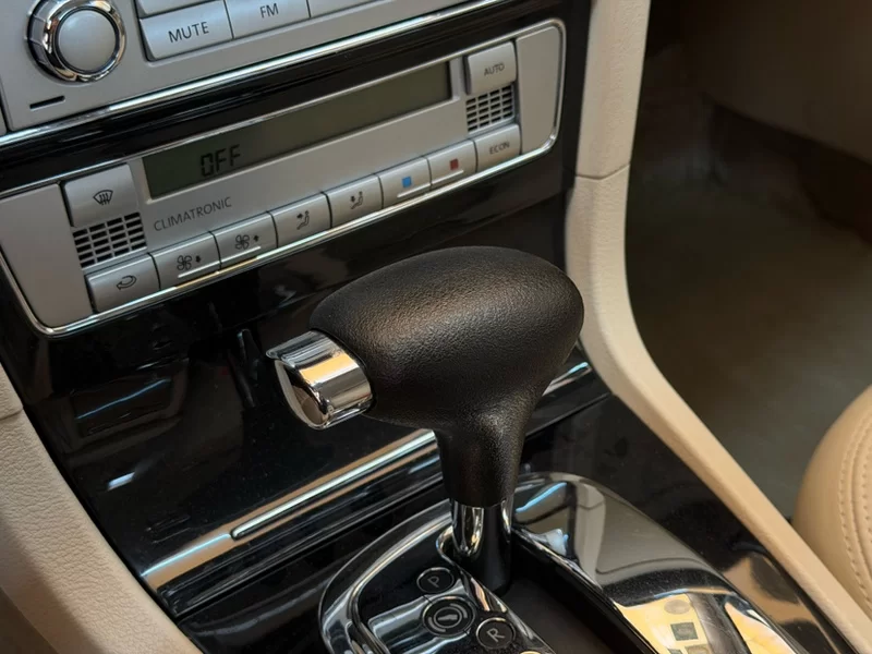 Volkswagen Passat Lingyu 2010 car image #21