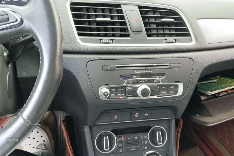 Audi Q3 2018 car image #15