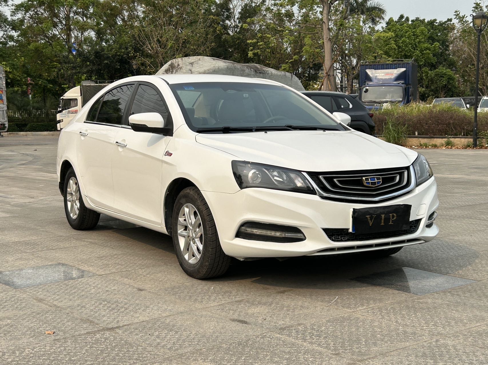 GEELY Emgrand 2017 صورة سيارة #3