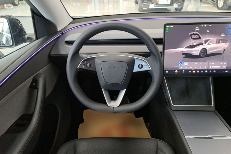 Tesla Model Y 2025 #11 Tesla Model Y 2025 car image #11