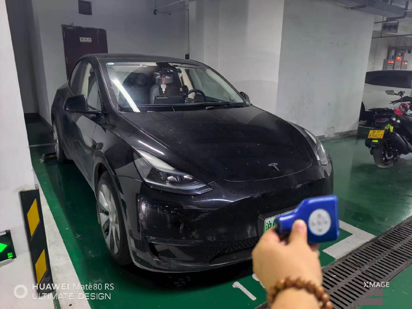 Tesla Model Y 2023 car image #3