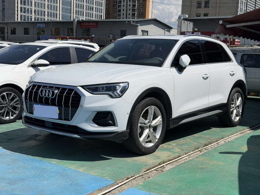 Audi Q3 2021 car image 