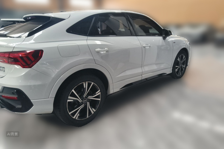 Audi Q3 2022 car image #7
