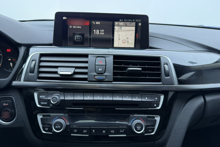 BMW 3 Series 2019 #16 BMW 3 Series 2019 car image #16