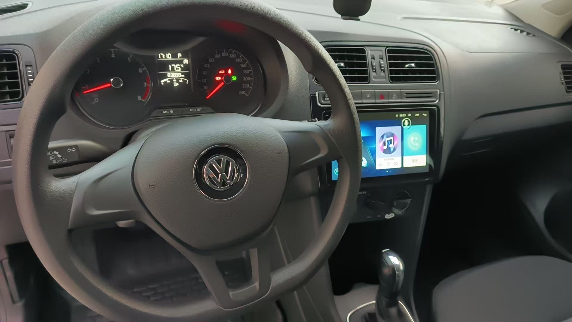 Volkswagen Polo 2018 immagine di auto #8