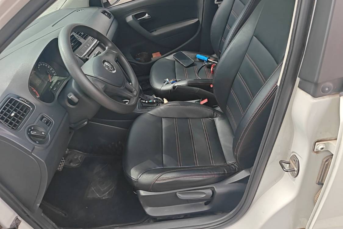 Volkswagen Polo 2017 car image #18