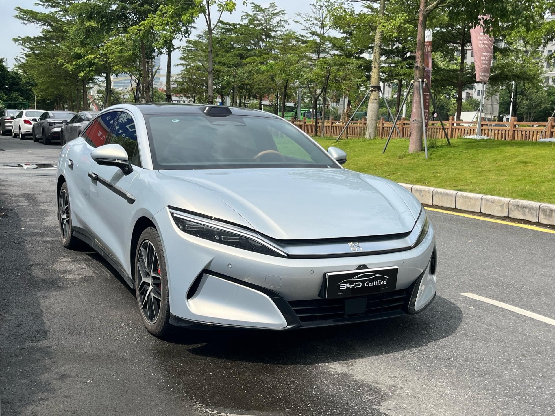 BYD HanL 2025 imagem de carro #3