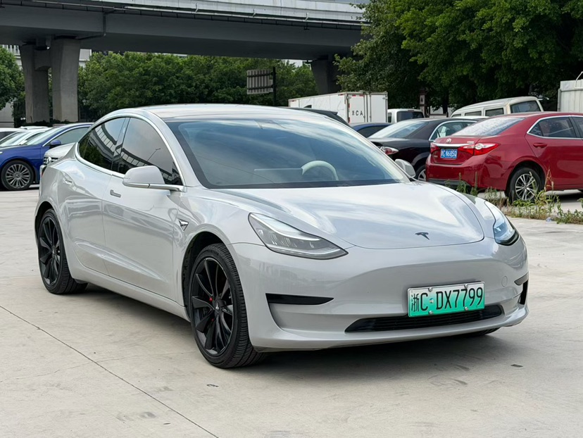 Tesla Model 3 2020 car image #3