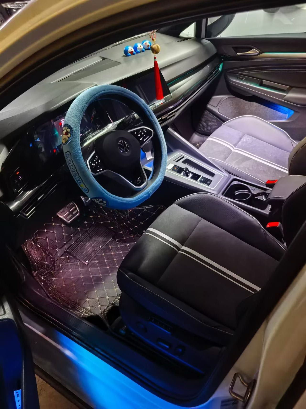 Volkswagen Golf 2022 car image #3