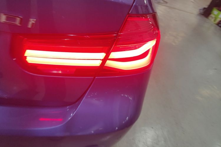 BMW 3 Series 2017 #8 BMW 3 Series 2017 car image #8