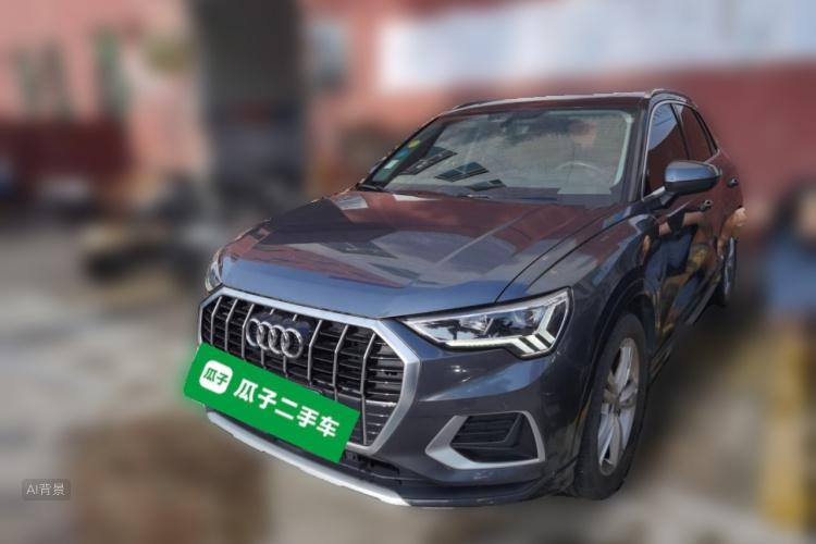 Audi Q3 2019 car image #2